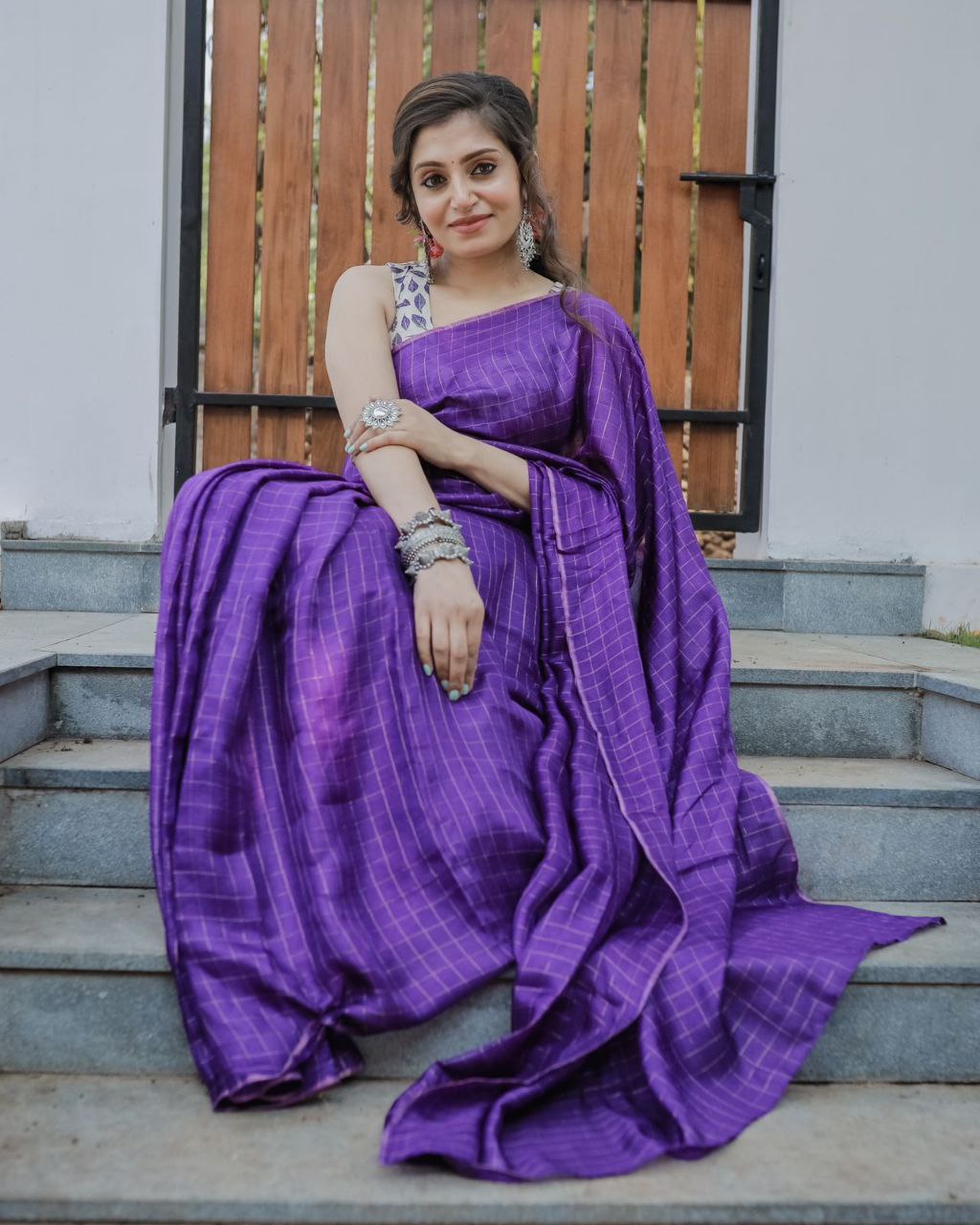 Elegant Pure Jute Checkered Silk Saree with Zari Pattu Border and Digital Printed Blouse