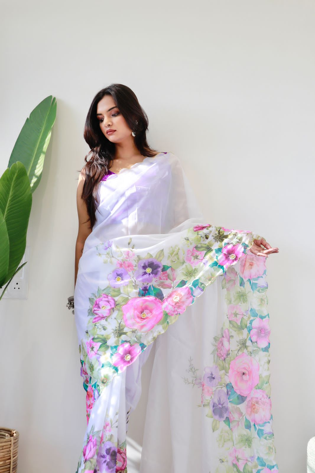 Women's Beautiful Floral Printed White Colour Soft Tabby Silk Saree With Mono Silk Blouse