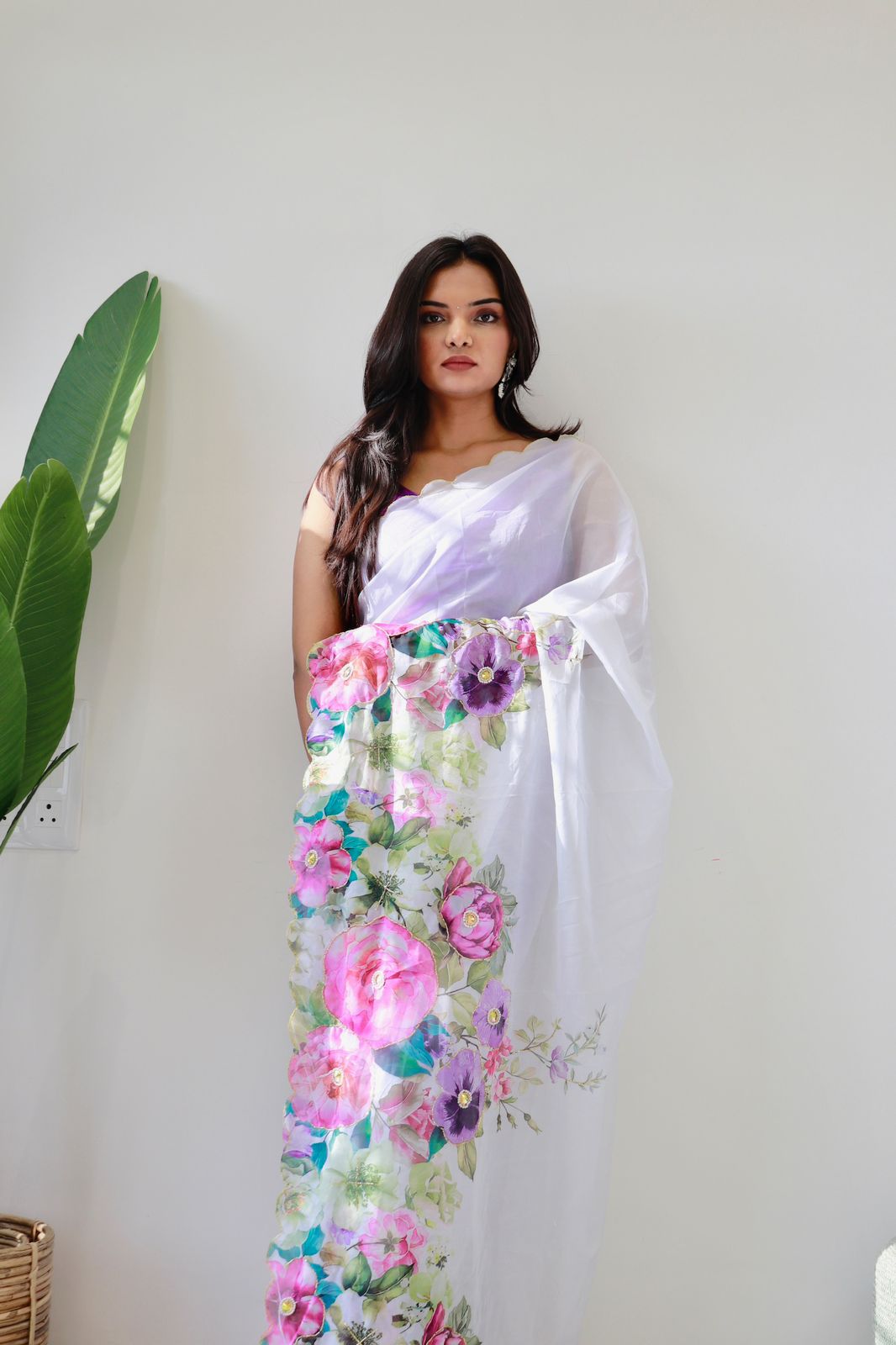 Women's Beautiful Floral Printed White Colour Soft Tabby Silk Saree With Mono Silk Blouse