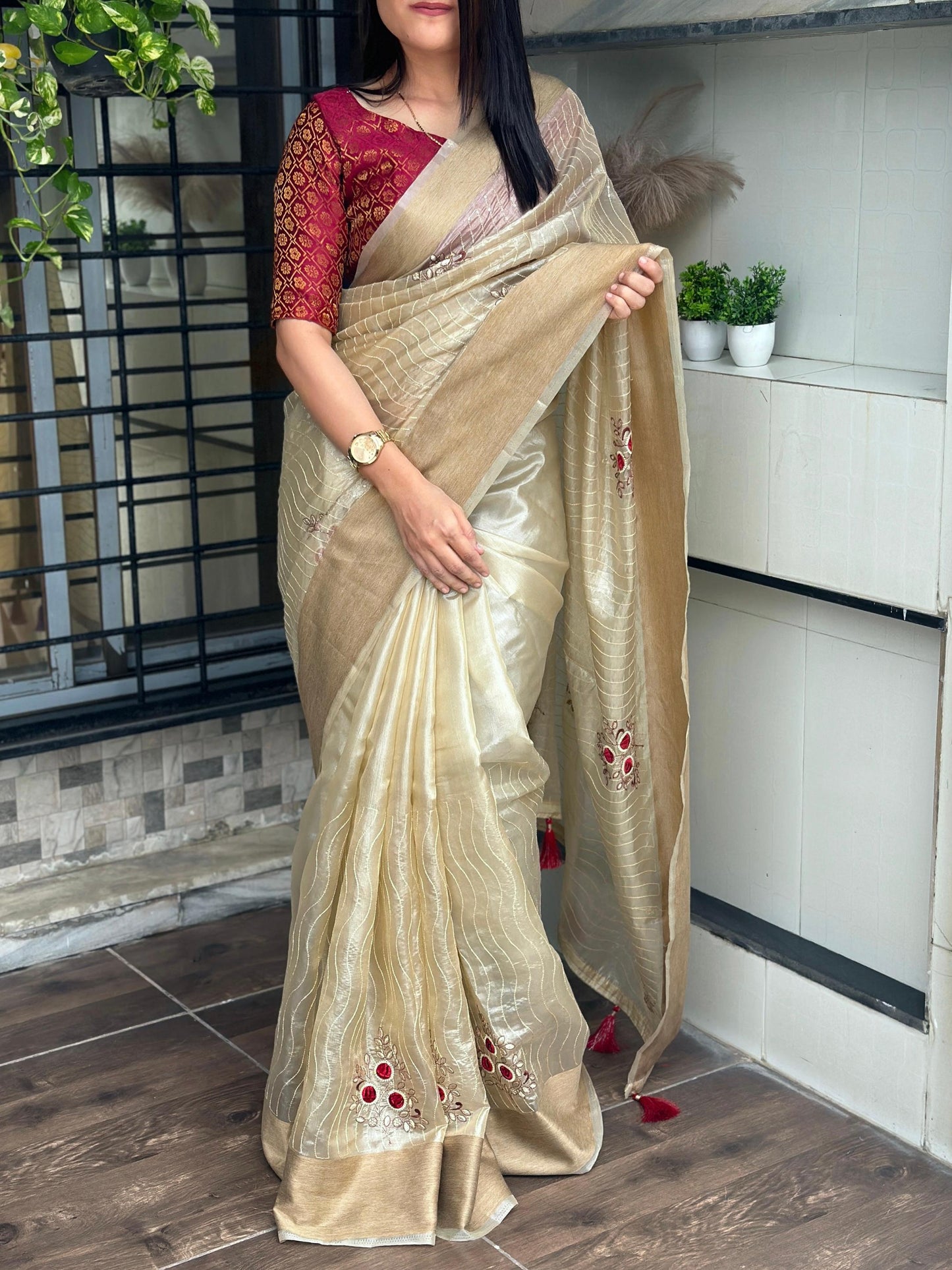 Elegant Contrast Blade Cut Thread Work With Xari Organza Silk Saree with Contrast Jacquard Blouse