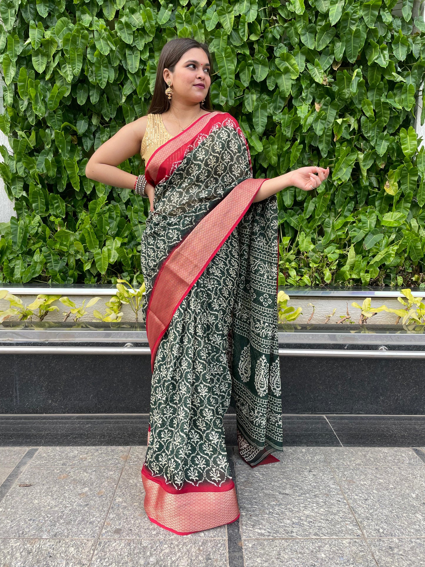 Soft Blooming Marshmallow Fabric Saree with Jacquard Border and Contrast Blouse