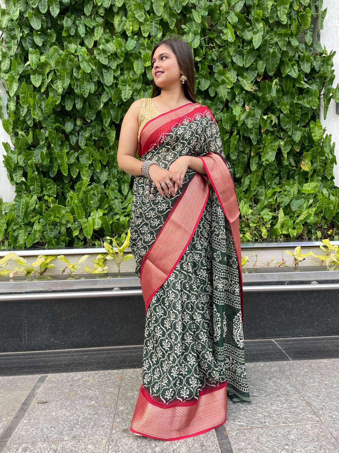 Soft Blooming Marshmallow Fabric Saree with Jacquard Border and Contrast Blouse