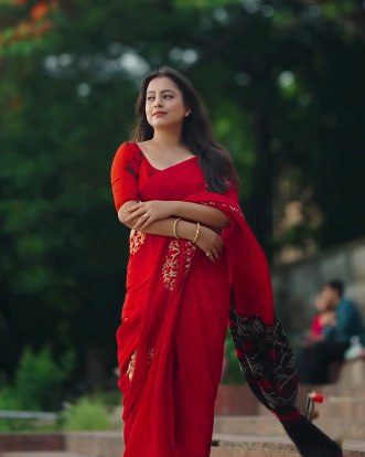 Pure Chanderi Silk Saree with Ikkat Pallu & Shibori Blouse