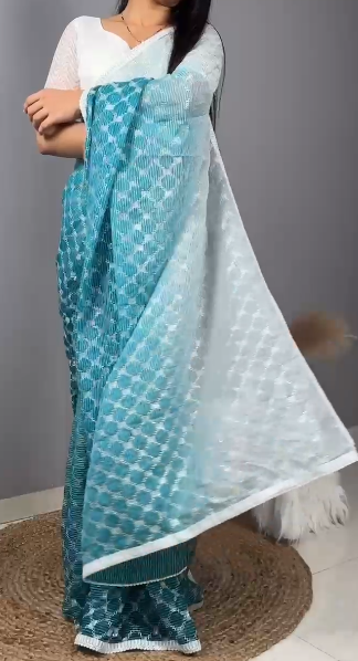 "Dreamy Kalamkari Print Saree: Embrace Royalty in Soft Cotton Elegance!"