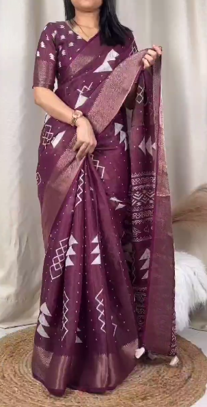 "Cotton Zari Jacquard Hand-Printed Saree: Timeless Charm with Designer Weaving & Tassels"