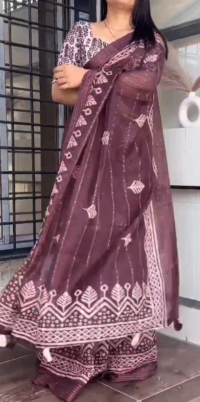 Batik Print and Zari Border Modal Cotton Saree with Blouse