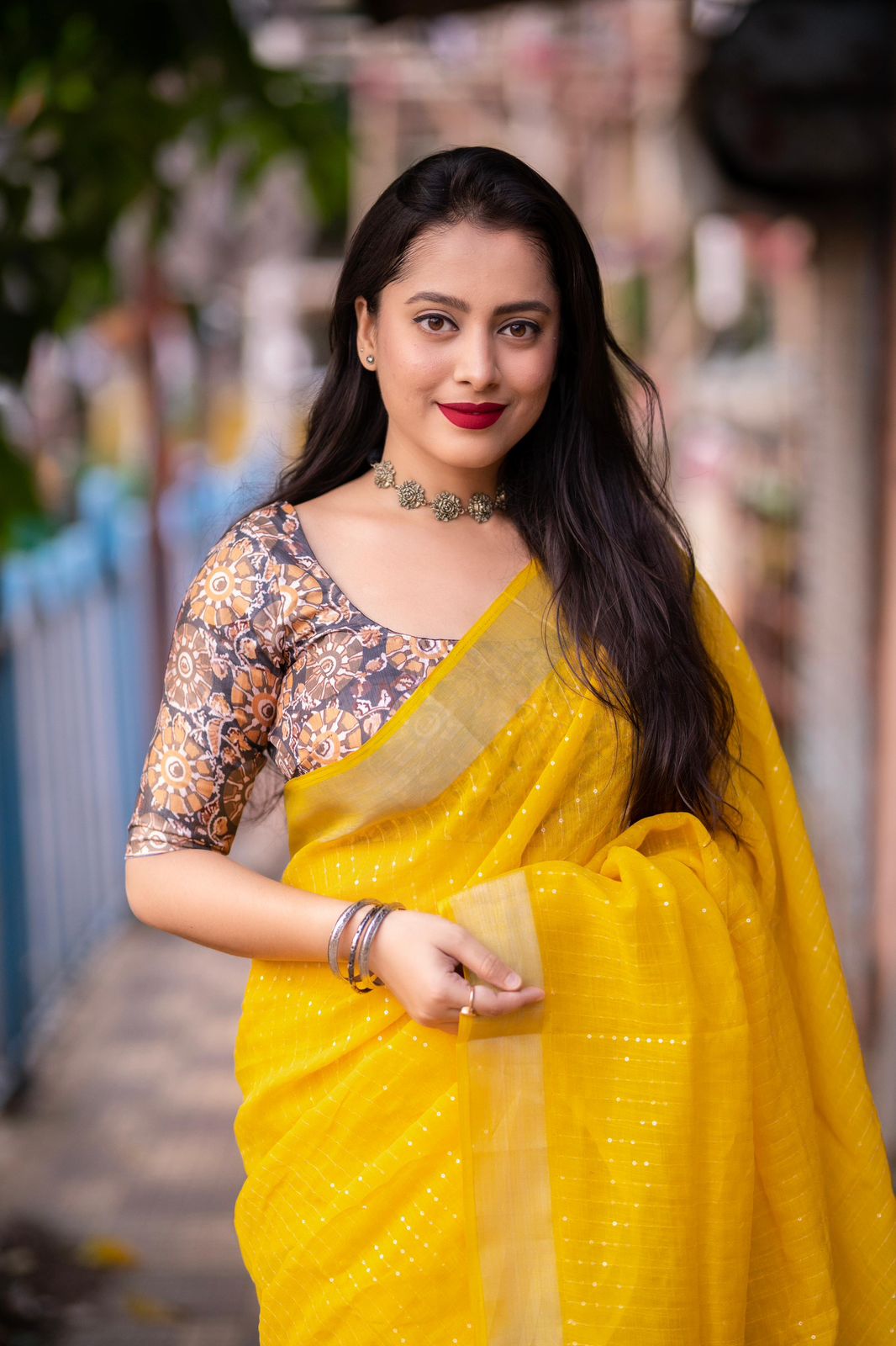 "Elegant Linen Saree with Golden Pattu Border and Sequence Work"