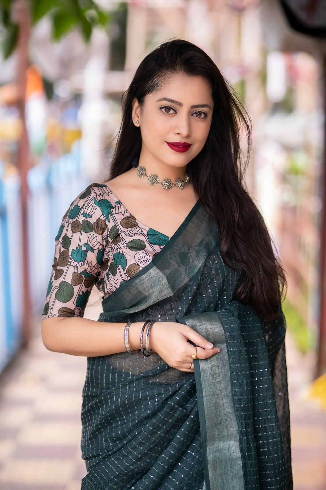 "Elegant Linen Saree with Golden Pattu Border and Sequence Work"