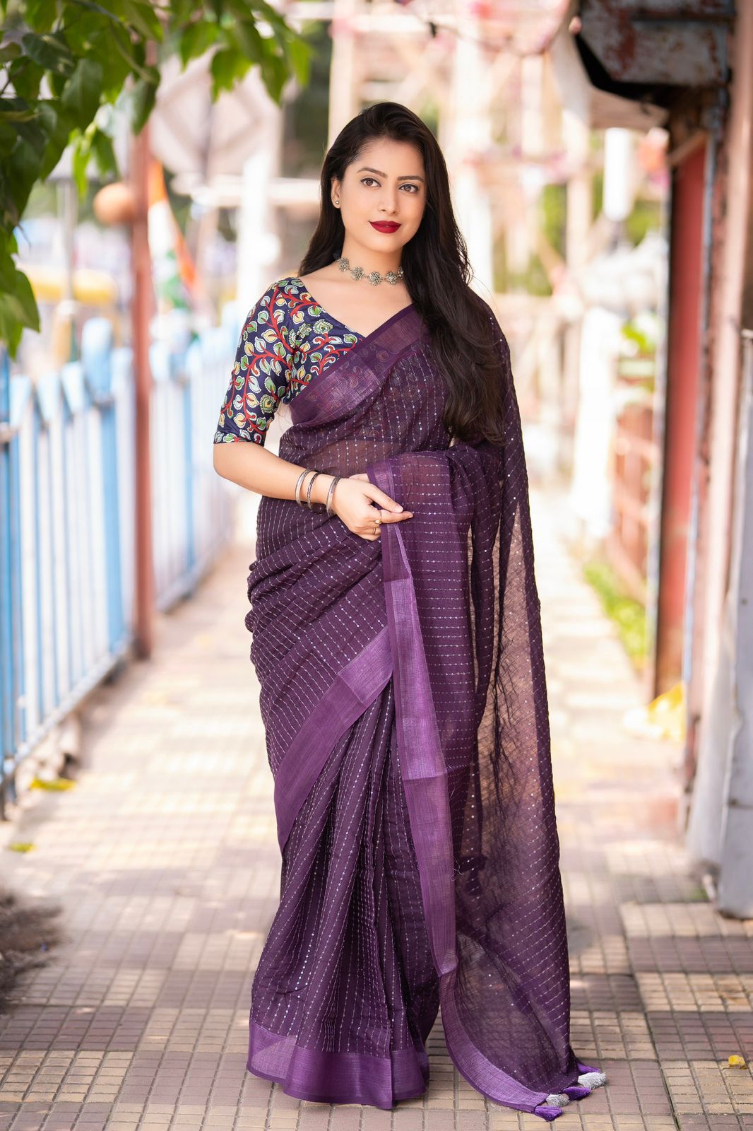 "Elegant Linen Saree with Golden Pattu Border and Sequence Work"