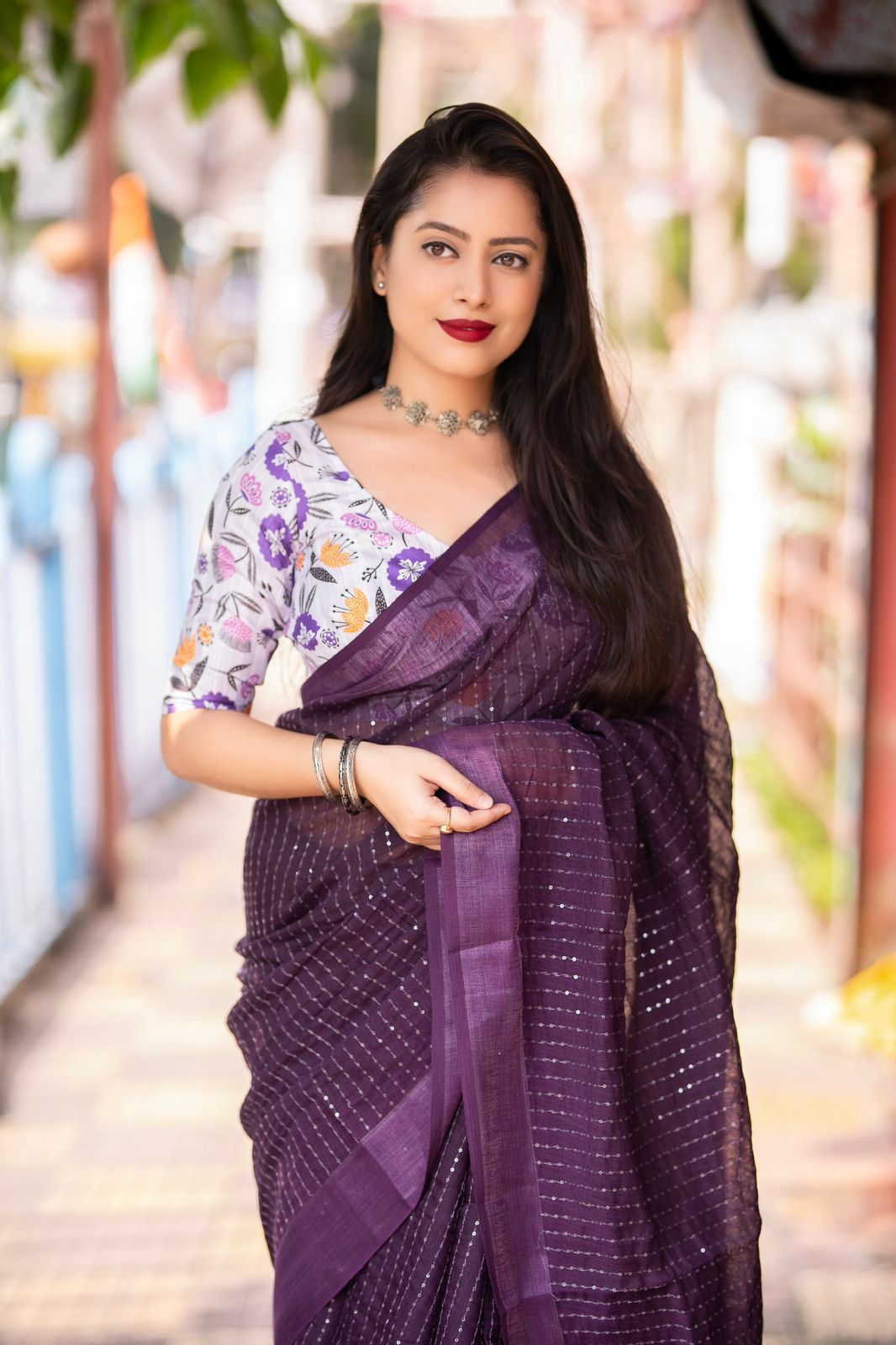 "Elegant Linen Saree with Golden Pattu Border and Sequence Work"