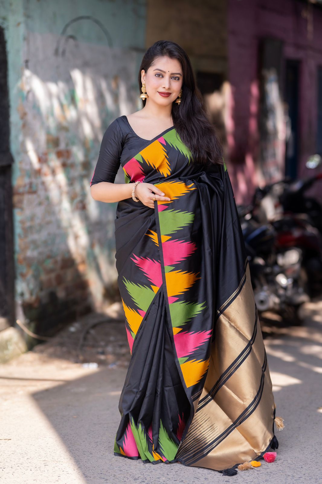 "Celestial Charm: Ivory Temple Woven Silk Saree with Multicolour Design and Zari Pallu"