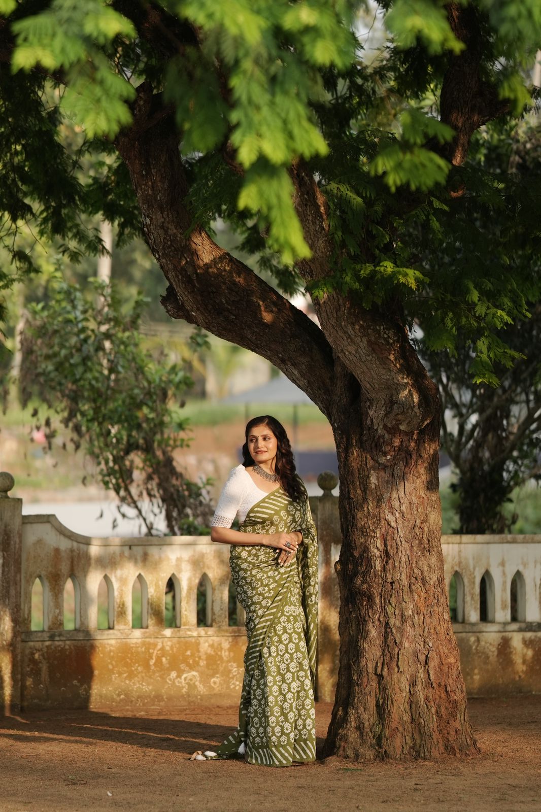 "Jaipuri Elegance: Handblock Batik Cotton Saree with Lucknowi Embroidered Blouse"