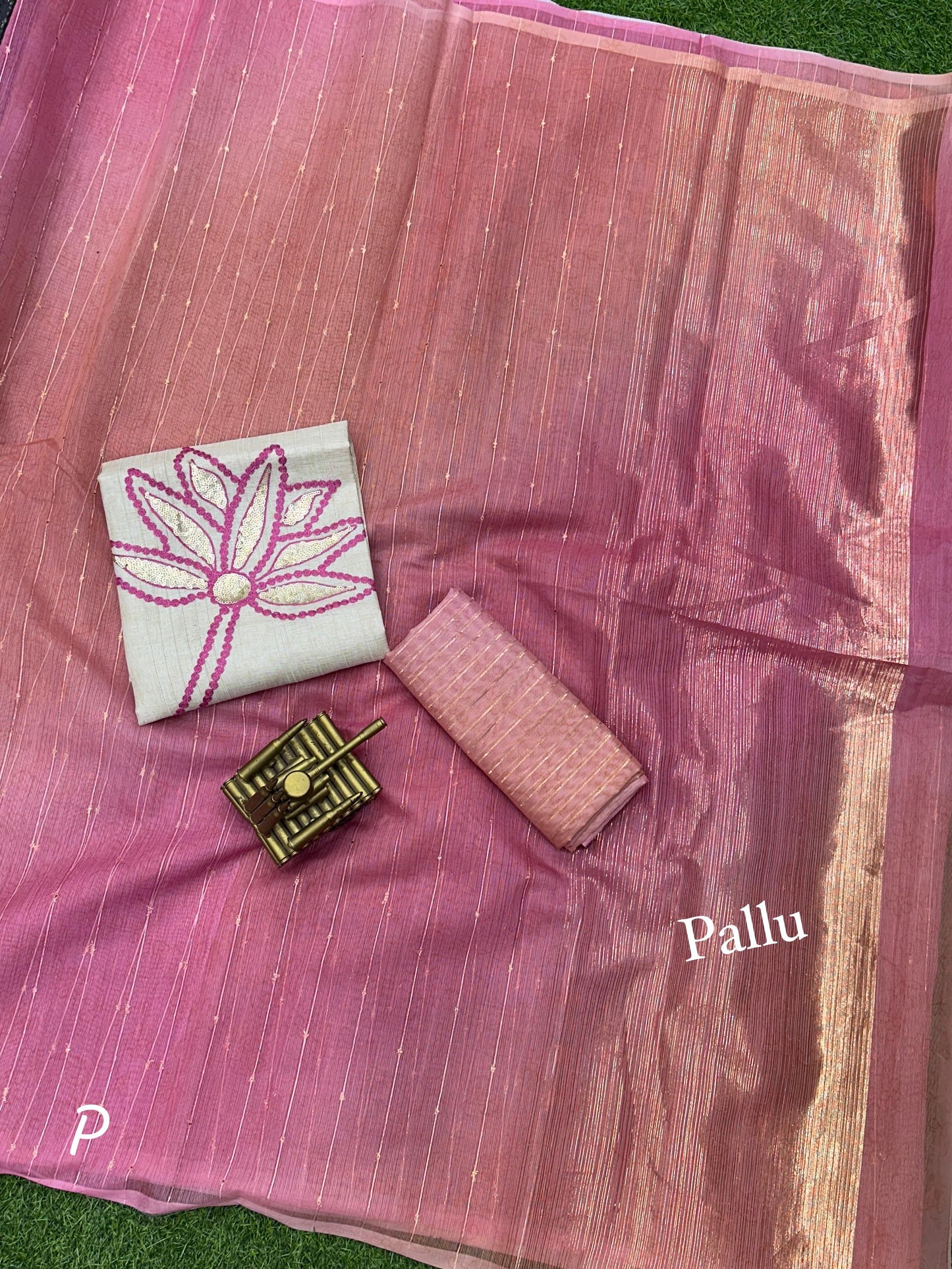 "Summer Chic: Lurex Linen Organza Saree with Dual Blouse Options"