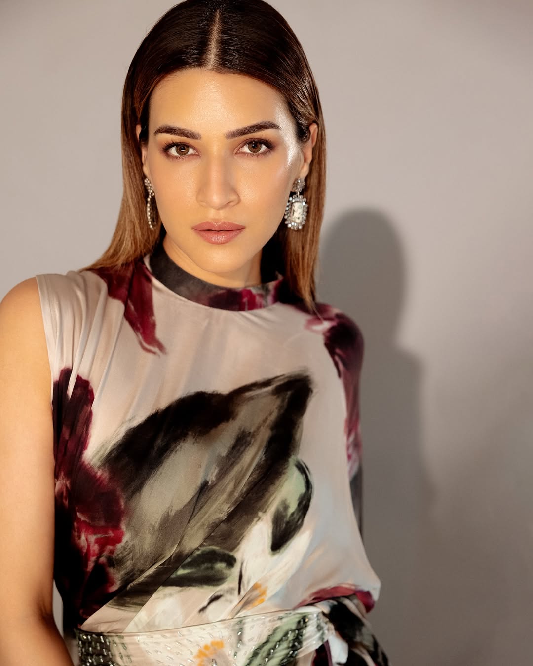 Kriti Sanon Inspired Floral Digital Print Japan Satin Silk Saree with Matching Blouse