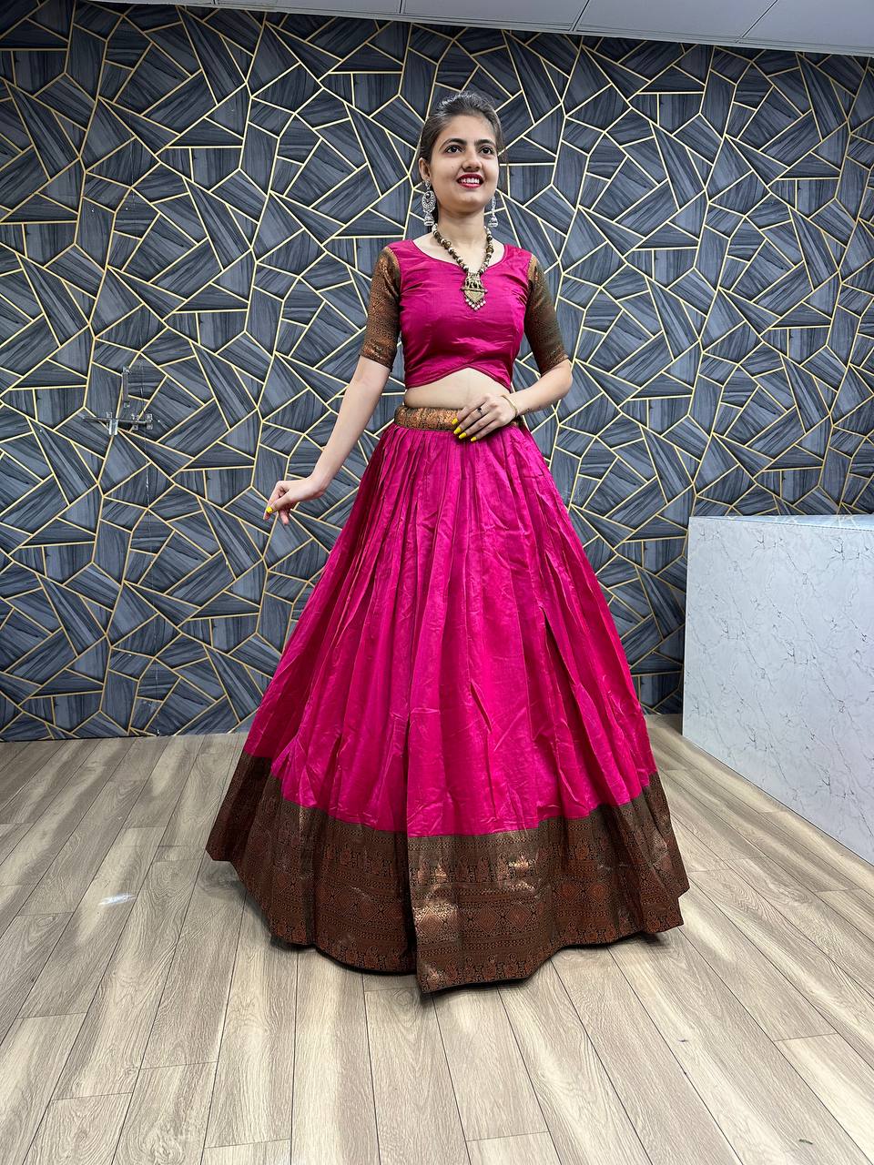 "🌟 Graceful Jacquard Festival Lehenga Choli Ensemble: Fully Stitched, Free Size, and Elegant Crochet Dupatta! 🛍️✨"