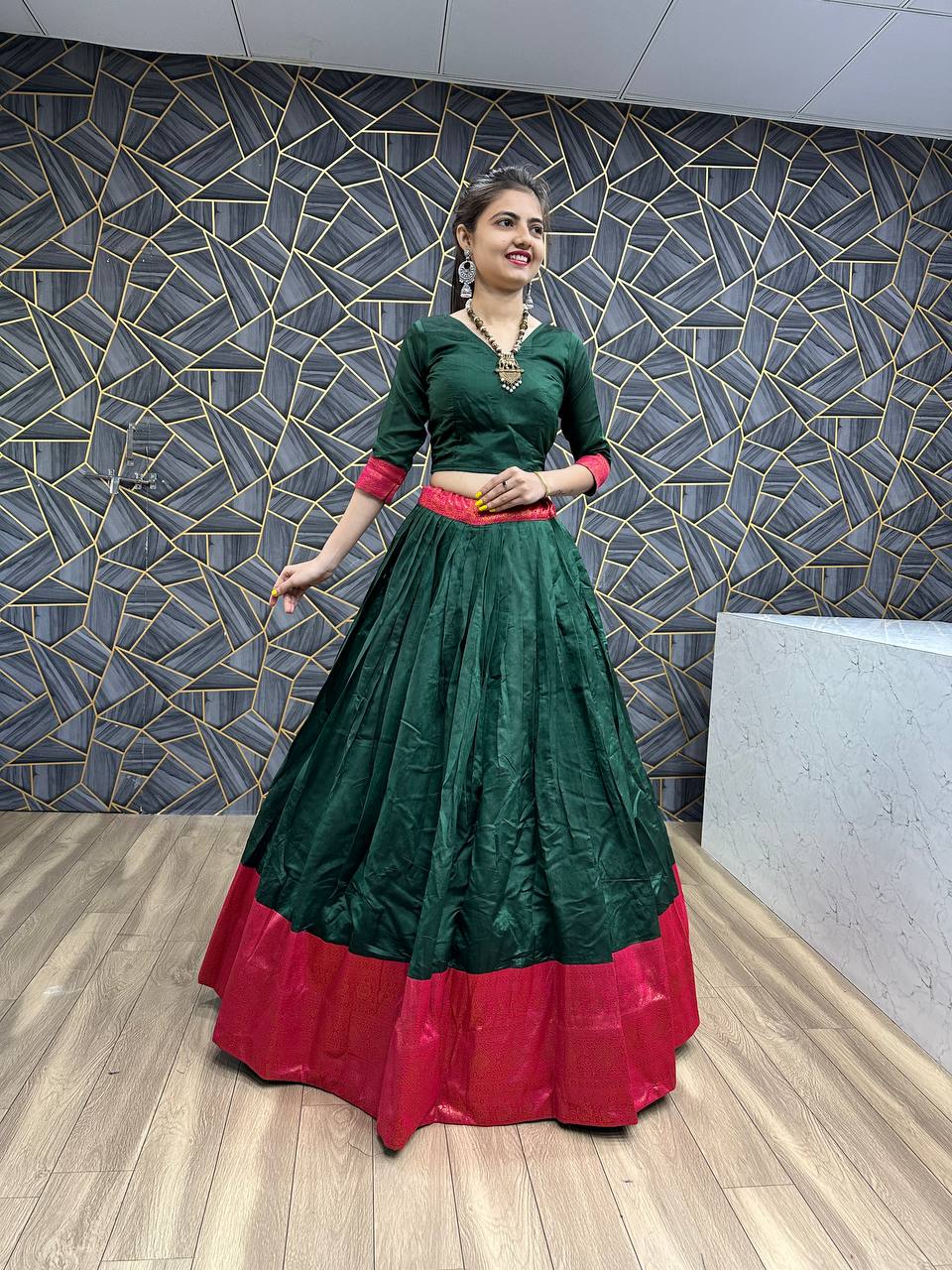 "🌟 Graceful Jacquard Festival Lehenga Choli Ensemble: Fully Stitched, Free Size, and Elegant Crochet Dupatta! 🛍️✨"