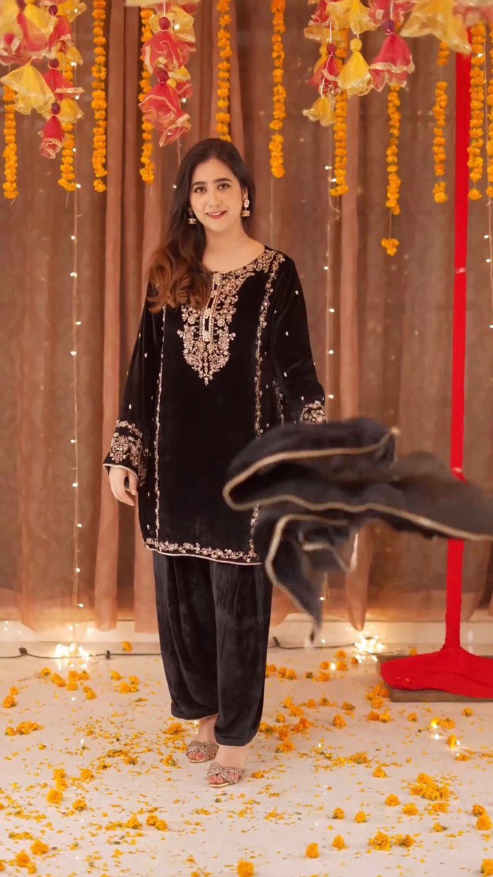 "Velvet Elegance: Sequin Embroidery Winter Suit Set with Organza Dupatta - Luxe Comfort for Festive Chic"