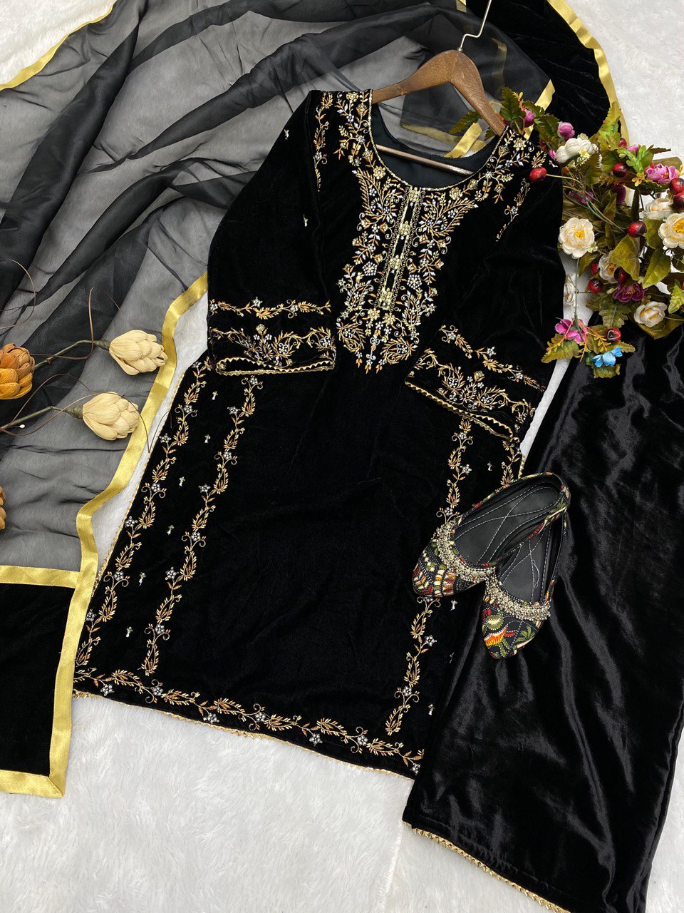 "Velvet Elegance: Sequin Embroidery Winter Suit Set with Organza Dupatta - Luxe Comfort for Festive Chic"