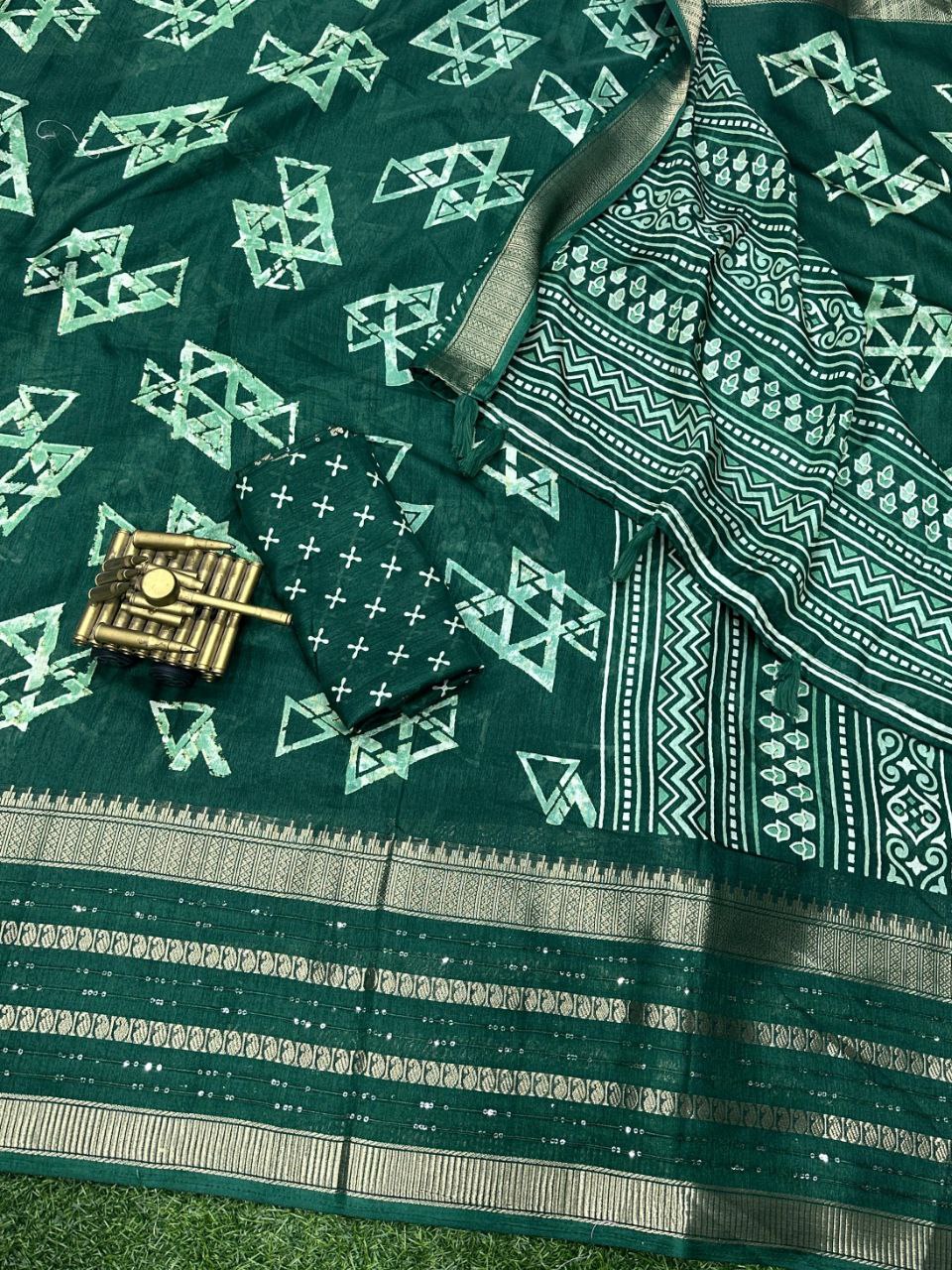 "Exquisite Kalamkari Charm: Soft Cotton Saree with Sequins, Zari Border, and Tassel Pallu"