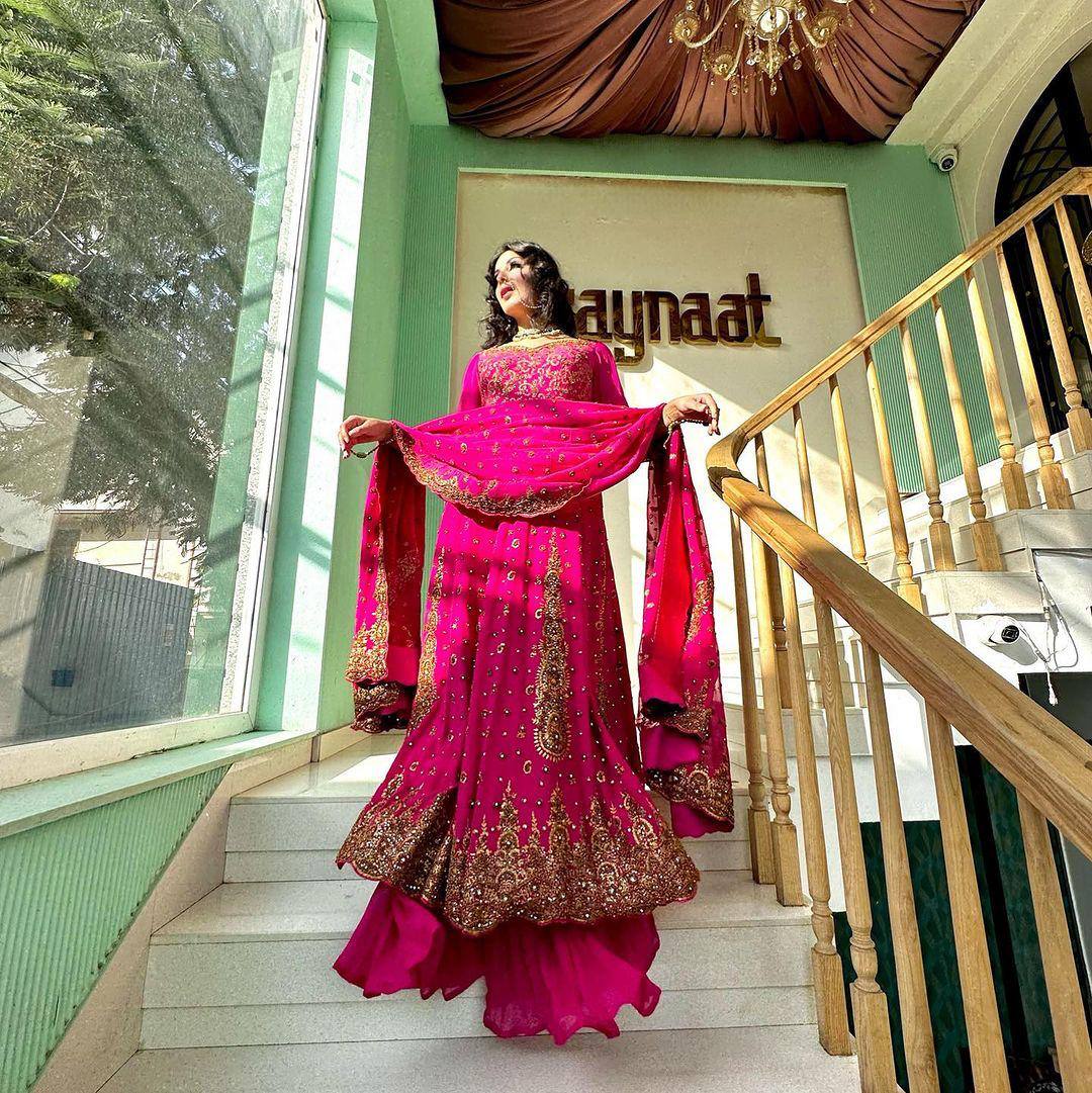 "Enchanting Pink Georgette Gown Set: Zari Sequin Embellished Top, Palazzo & Dupatta"