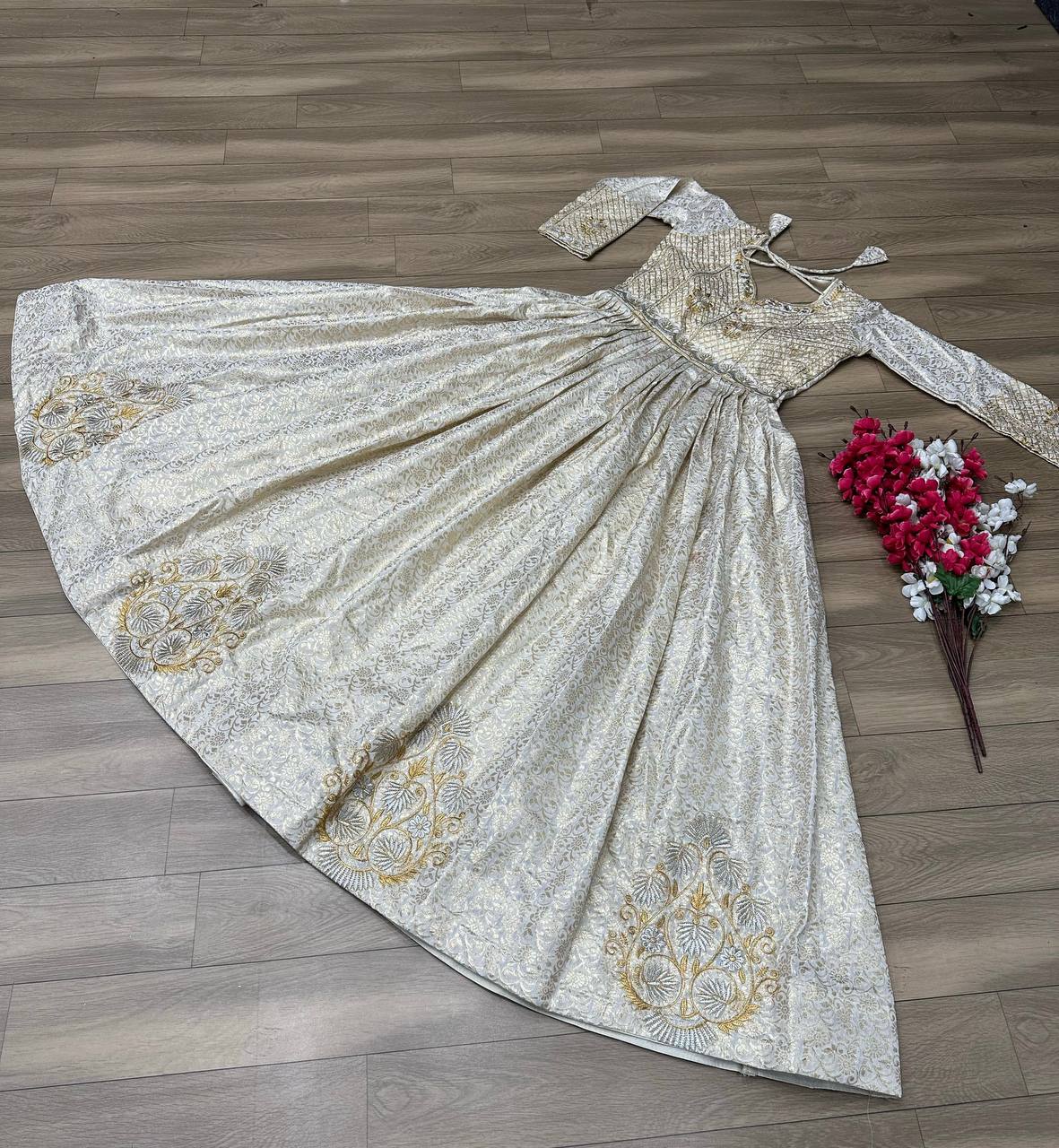 Women's Beautiful Jacquard Weaving Embroidered Ready to Wear Gown