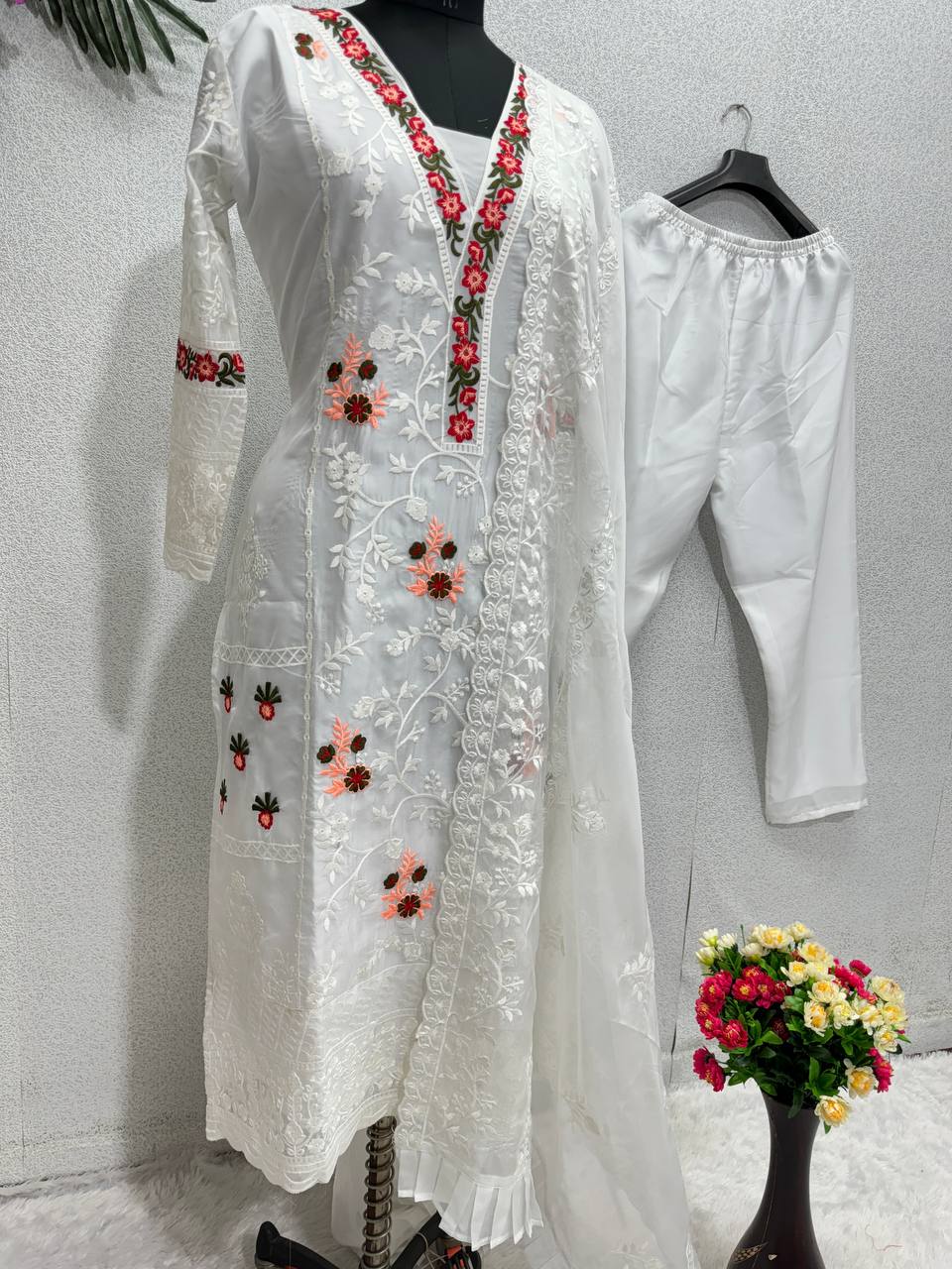 "Embroidered White Colour Organza Party Wear Kurta Top,Pant and Fancy Dupatta"