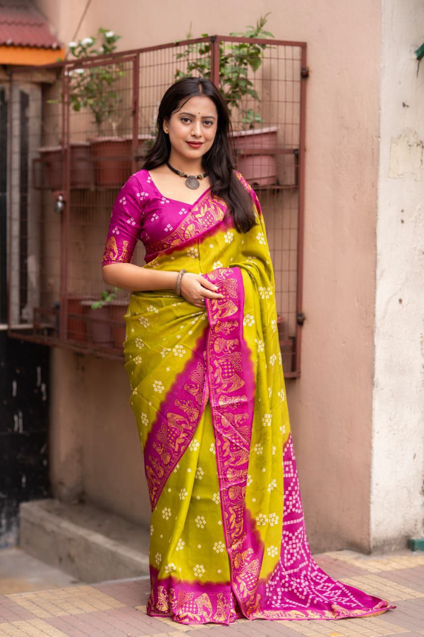 Elegant Self-Woven Border Soft Crepe Bandhani Saree With Blouse