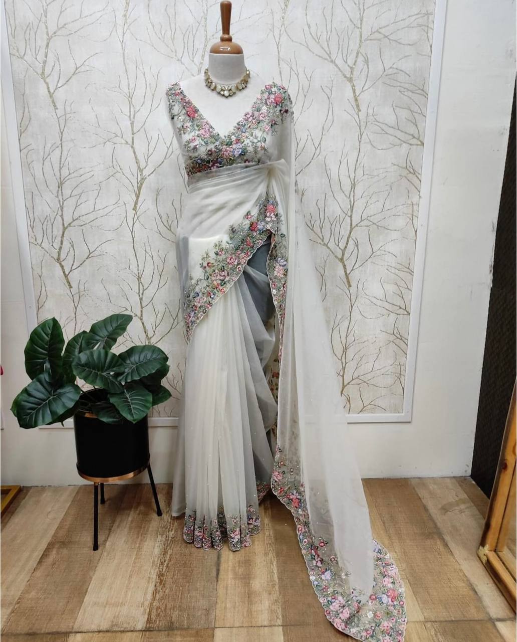 Women's Beautiful Embroidered With Hand Work Border Faux Georgette Saree With Blouse