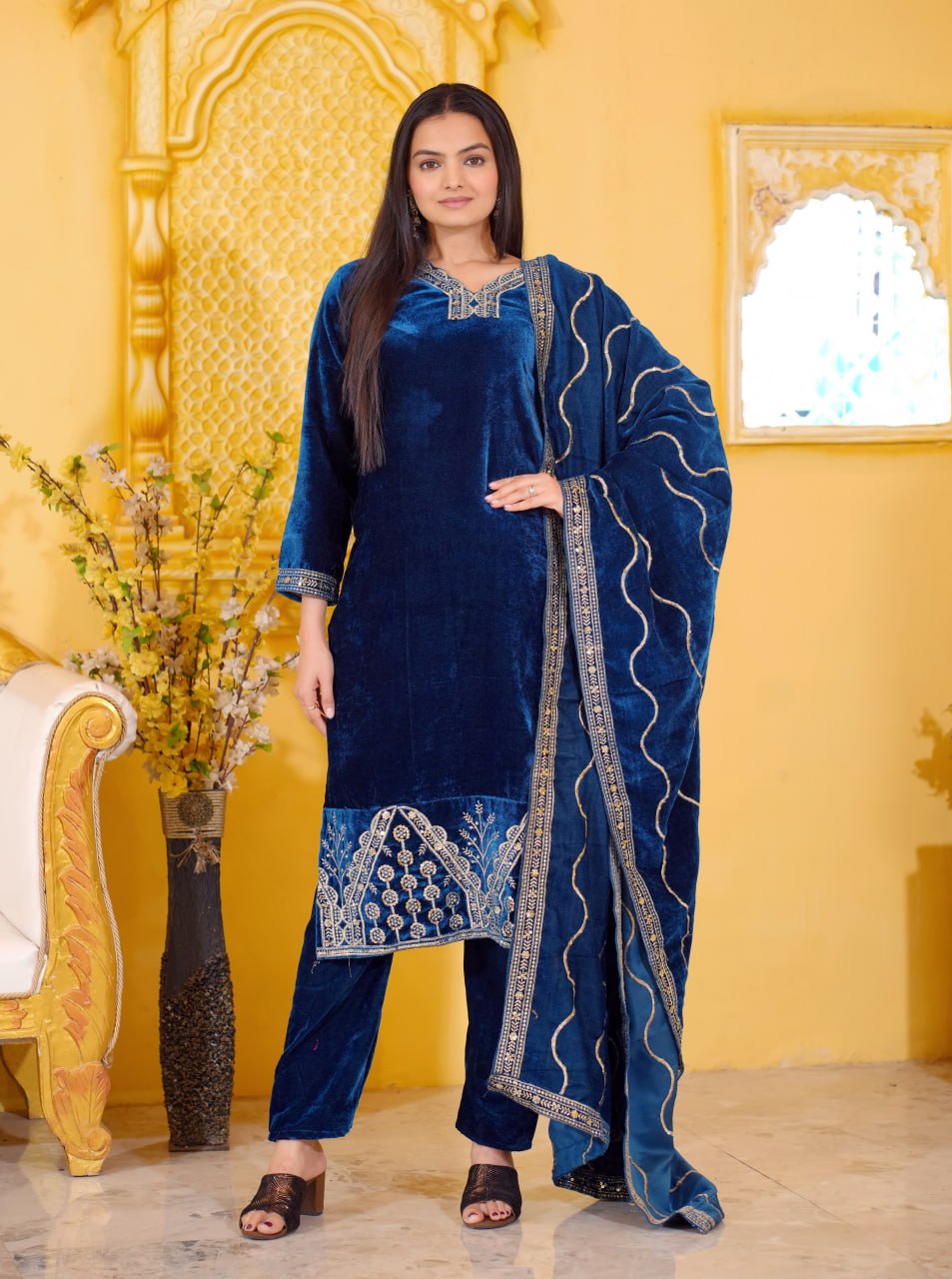 New Designer Sequence Embroidery Work Velvet Suit