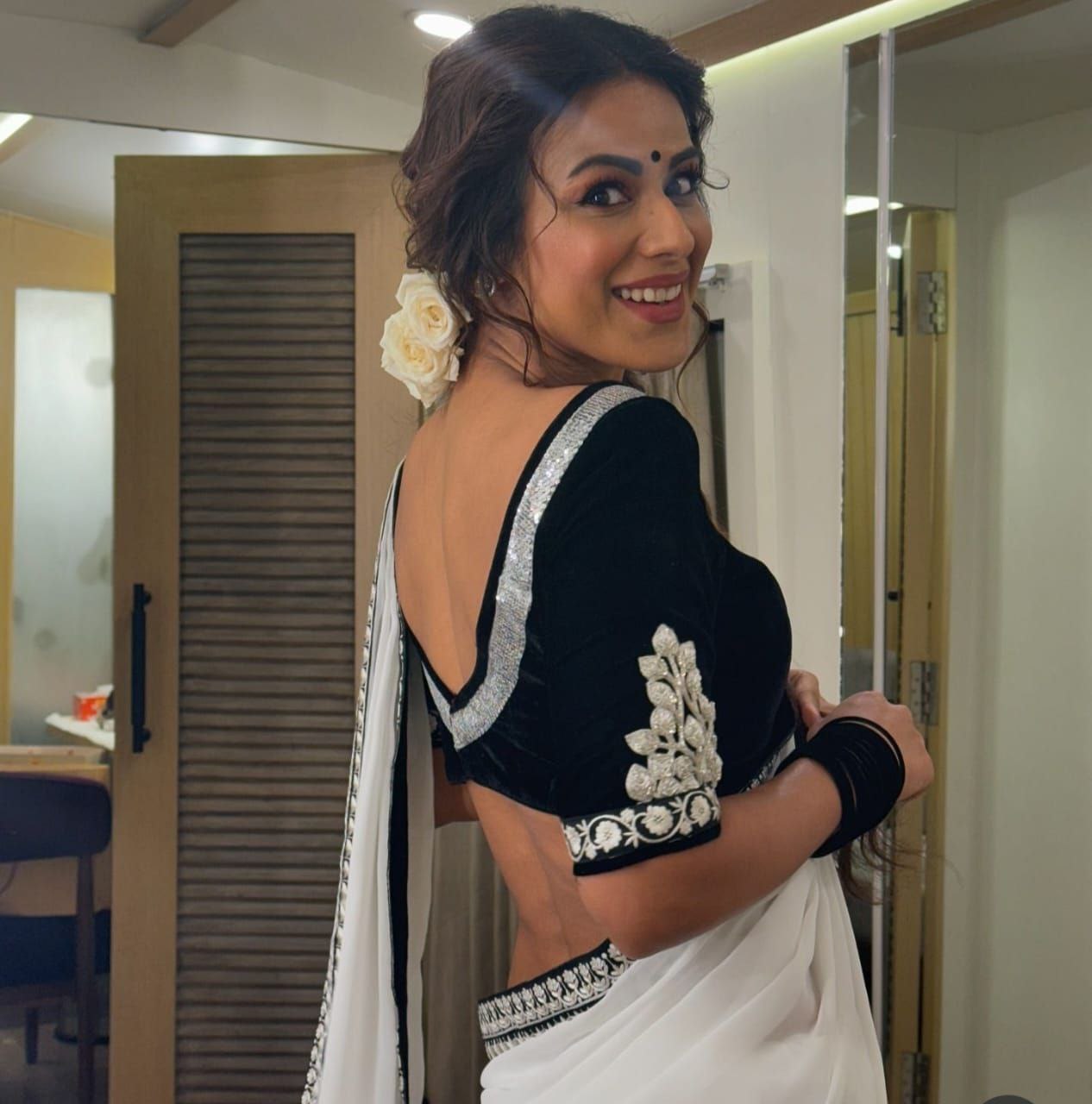 Bollywood Saree Retro Special - Black & White Georgette Saree with Velvet Blouse