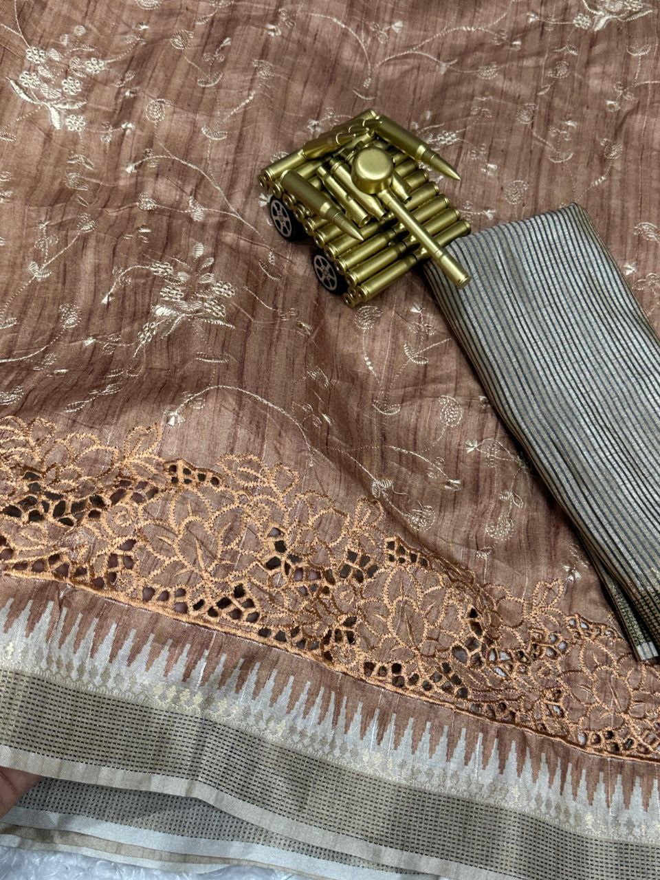 Thread Embroidery Work Zar Weaving Border Digital Printed Tussar Cotton Saree With Blouse