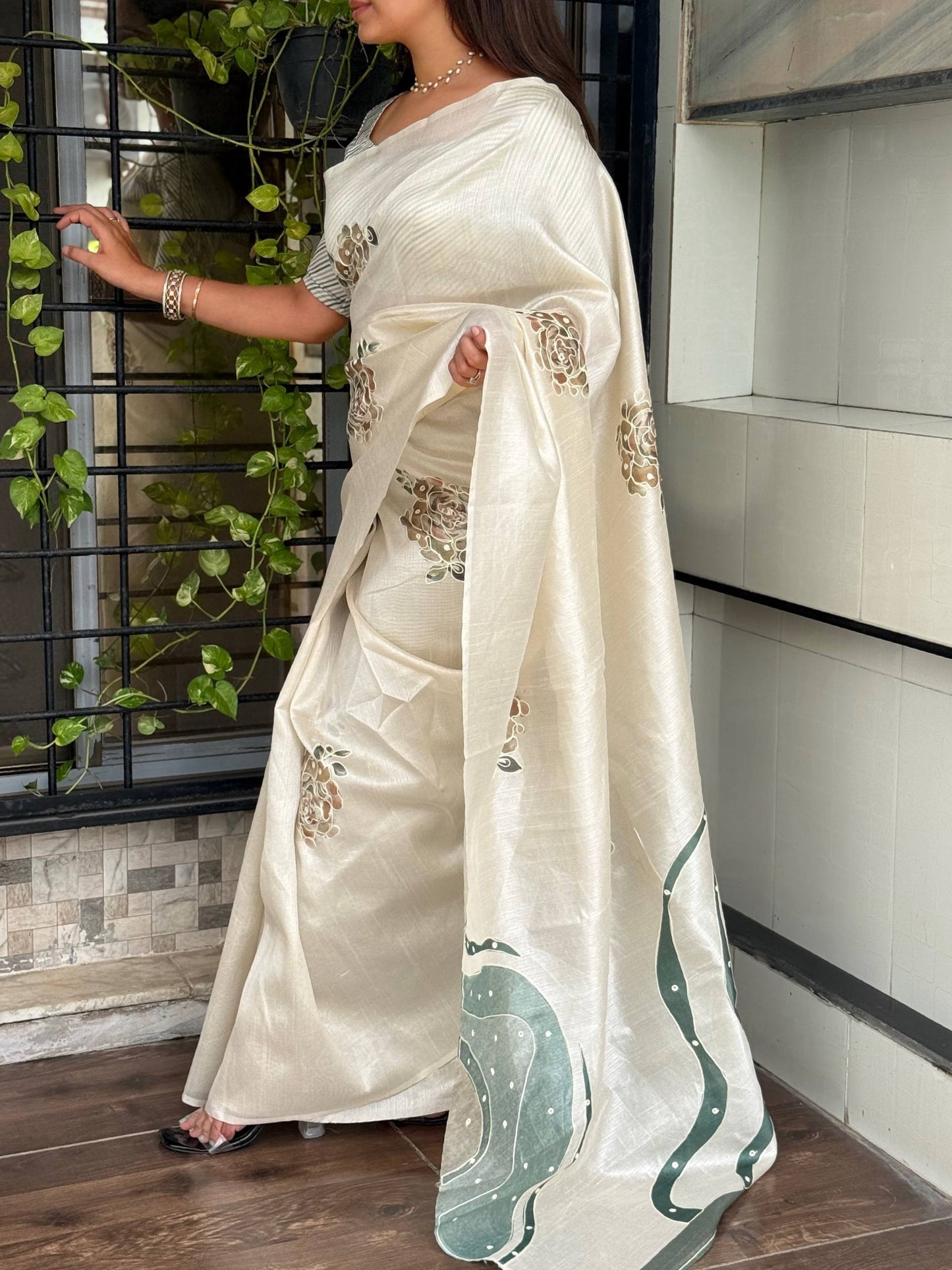 Hand Kantha Work, Mirror & Digital Print Pure Tusser Linen Saree with Blouse