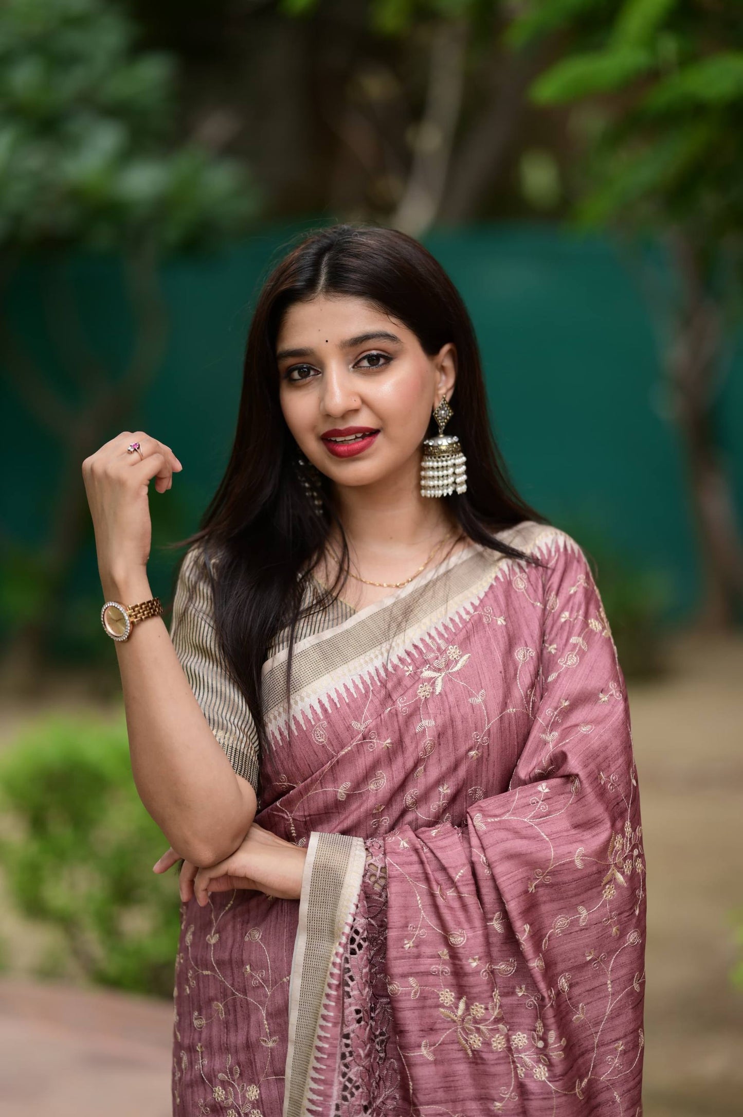 Thread Embroidery Work Zar Weaving Border Digital Printed Tussar Cotton Saree With Blouse