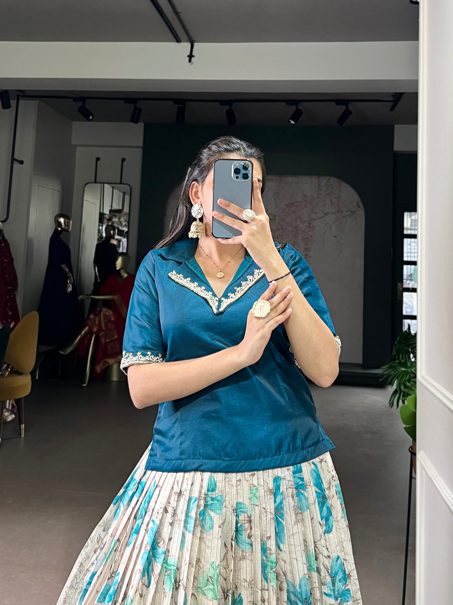 🌷Elegant Floral Dola Chex Zari Weaving Work Co-ord Set Lehenga Choli Set