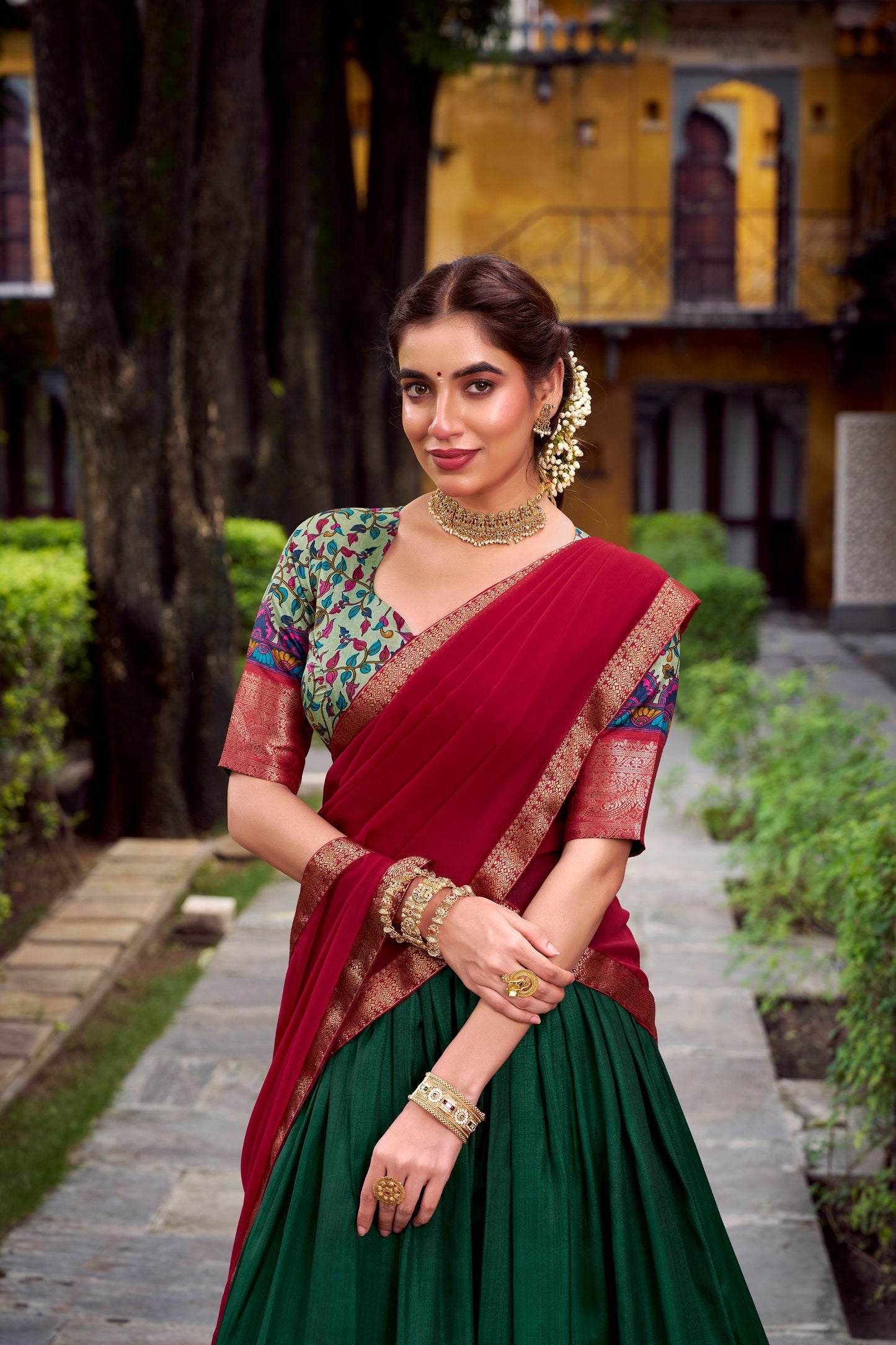 🌷Elegant Zari Weaving Work Aastha Silk Lehenga Choli Set