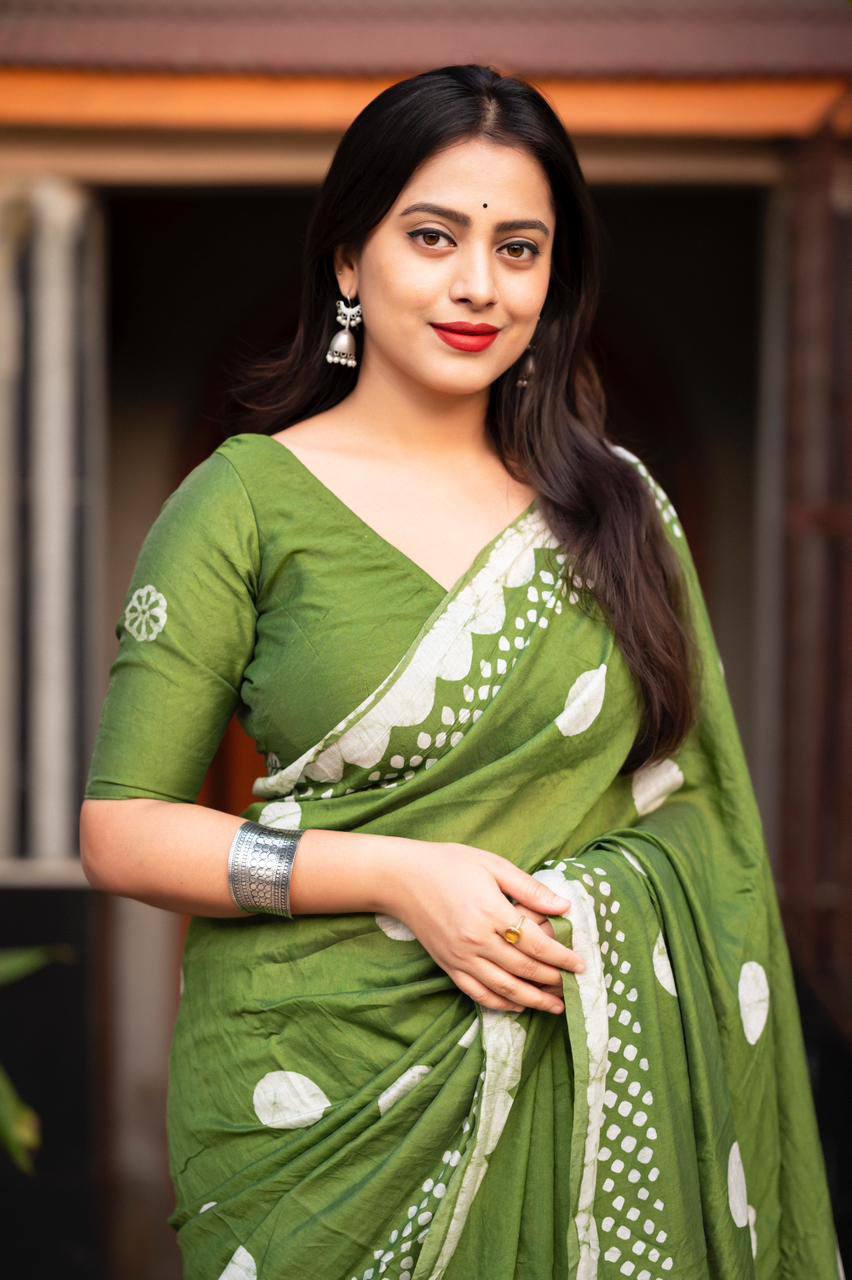 Handblock Polka Dot Batik Printed Pure Chanderi Cotton Saree With Blouse