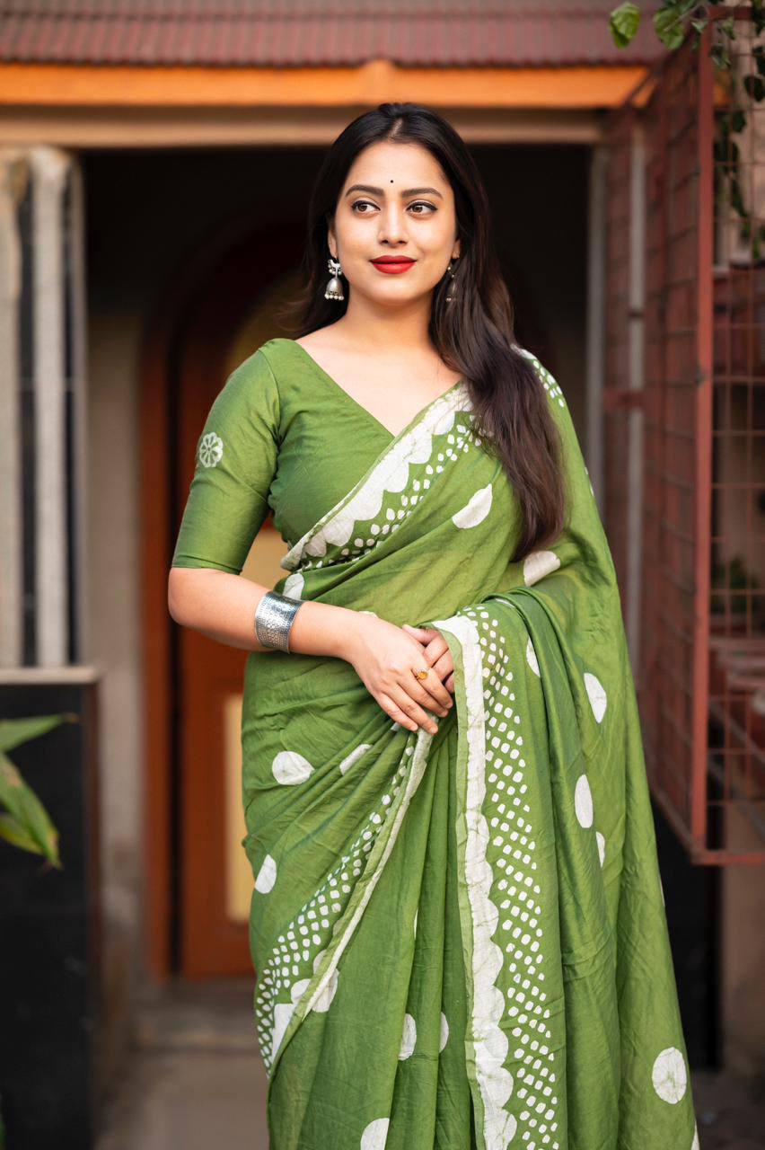 Handblock Polka Dot Batik Printed Pure Chanderi Cotton Saree With Blouse