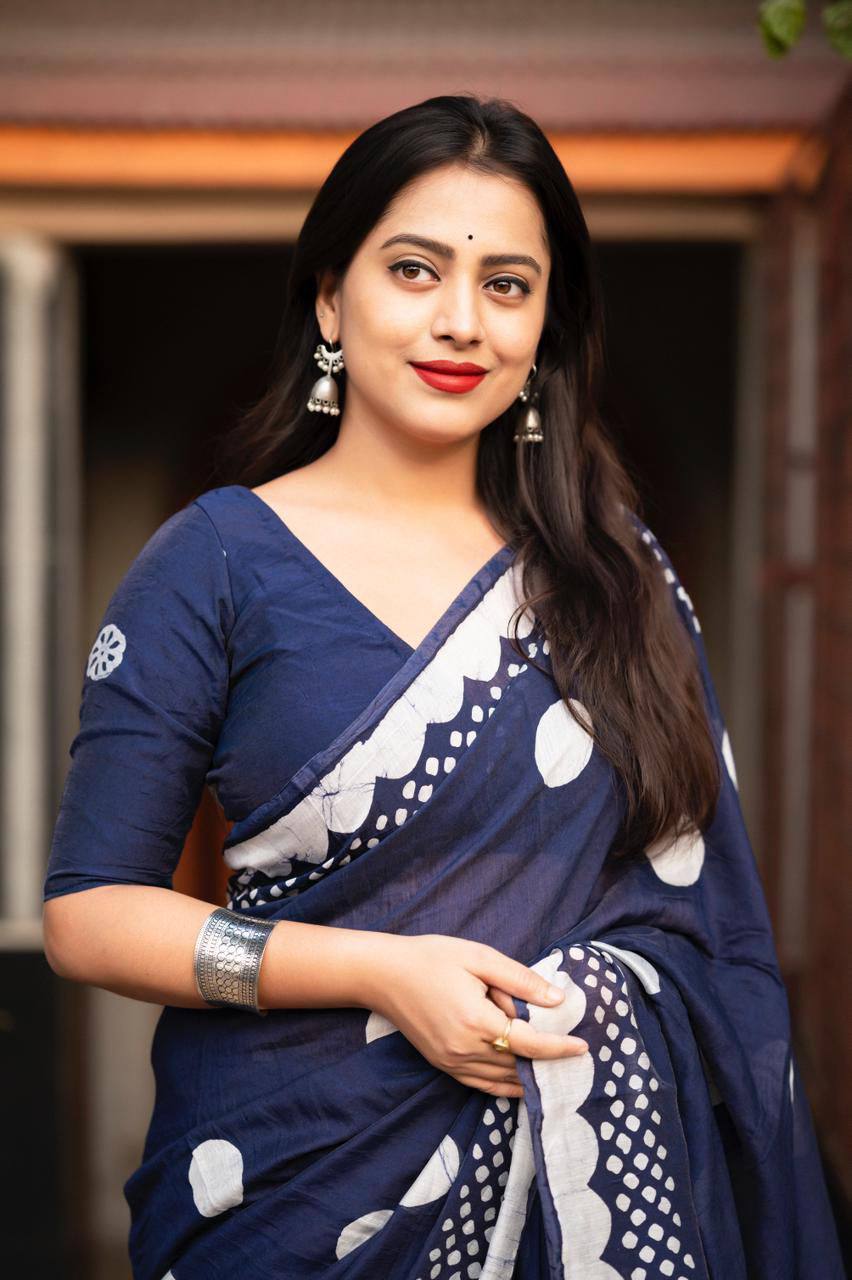 Handblock Polka Dot Batik Printed Pure Chanderi Cotton Saree With Blouse