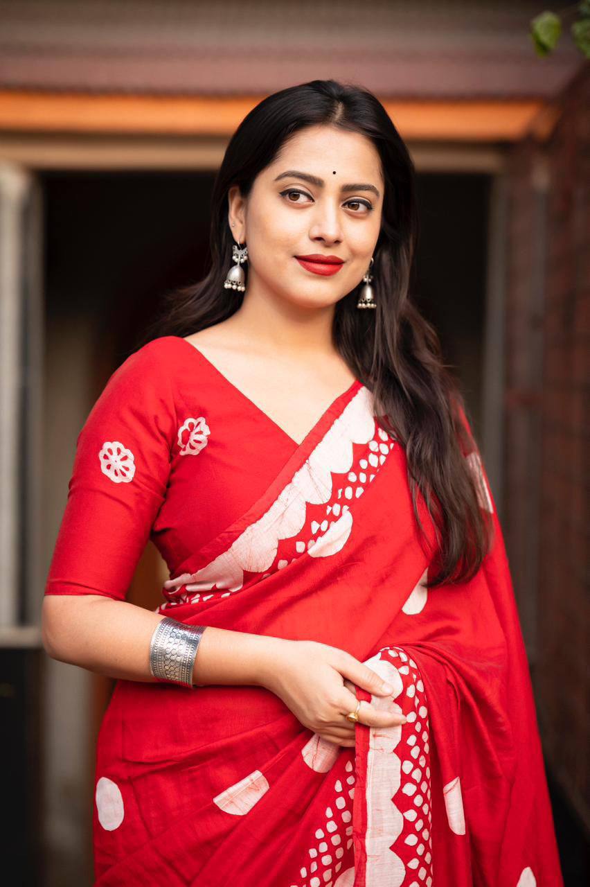 Handblock Polka Dot Batik Printed Pure Chanderi Cotton Saree With Blouse