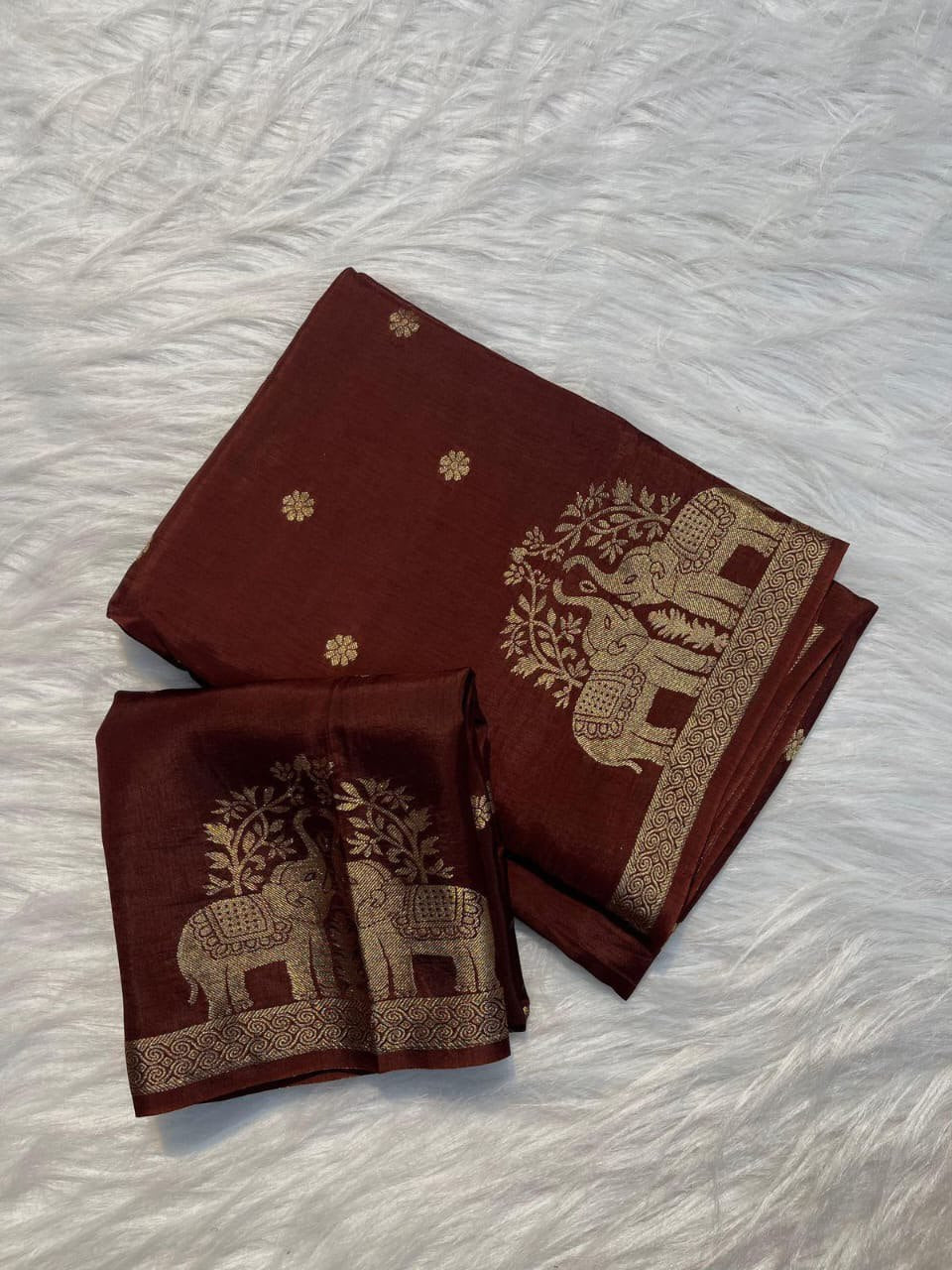 Super Zari Weaving Elephant Border Viscose Russian Silk Saree With Blouse