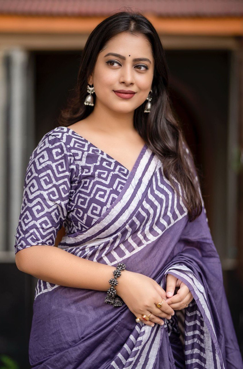 Pure Chanderi Cotton Gala Style Prints Batik Saree with Blouse