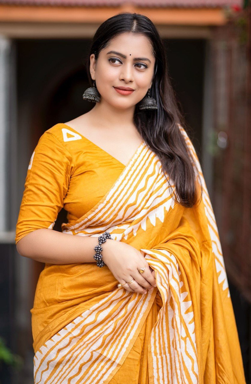 Pure Chanderi Cotton Gala Style Prints Batik Saree with Blouse