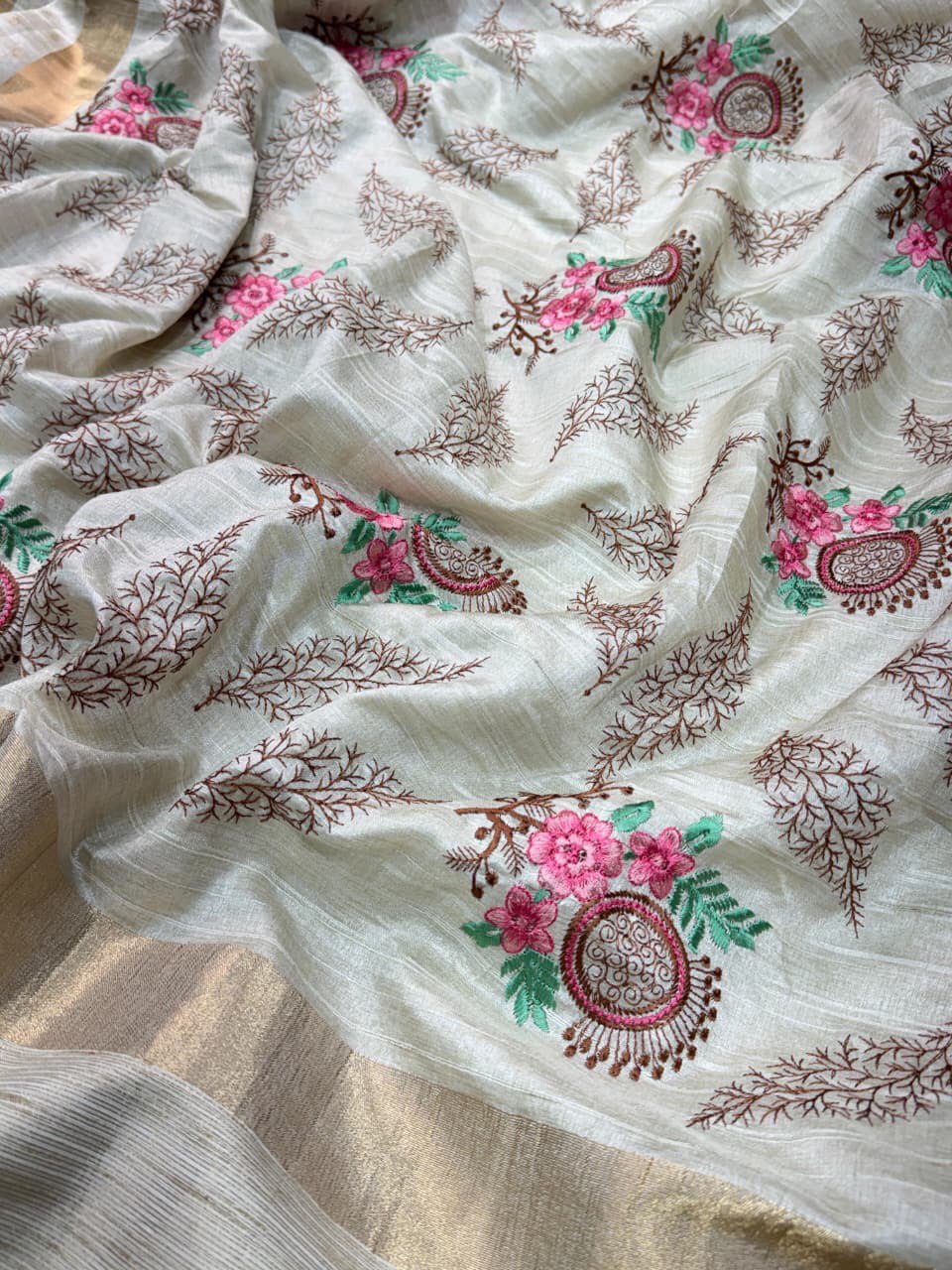 Kashmiri Style Multi-Thread Embroidery Pure Tusser Cotton Saree With Running Blouse